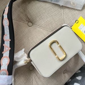 Marc Jacobs cross body purse